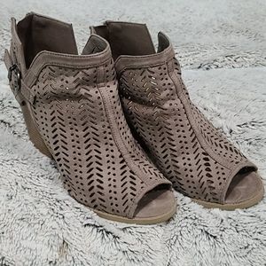 Ankle booties